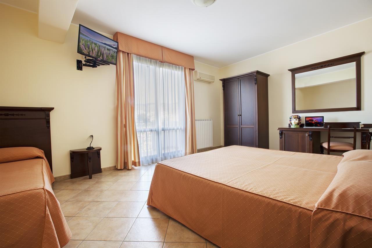 Hotel Terra Degli Elimi 3*