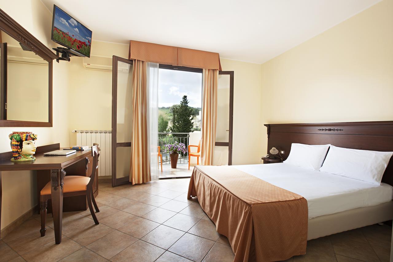 Hotel Terra Degli Elimi 3*