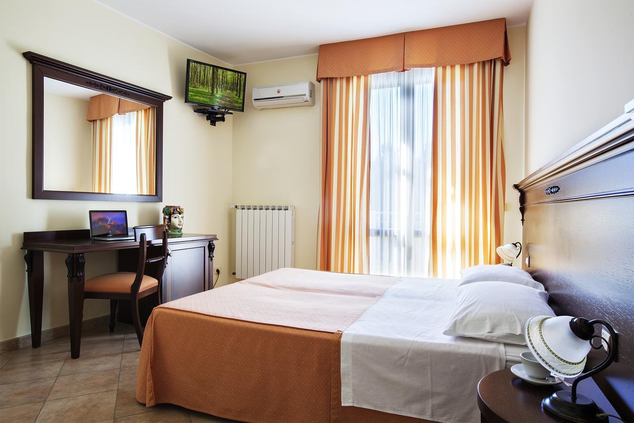 Hotel Terra Degli Elimi 3*