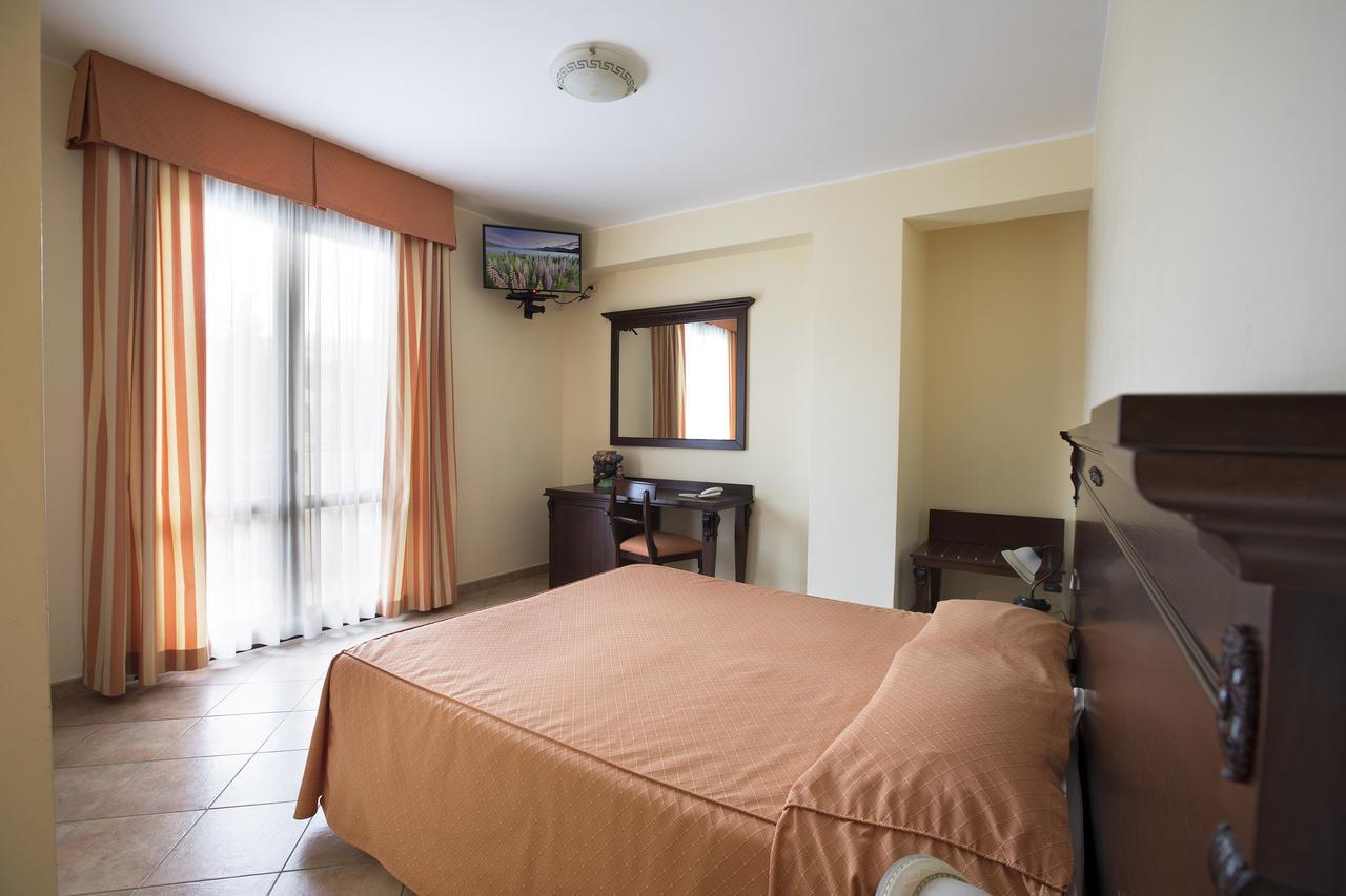 Hotel Terra Degli Elimi 3*